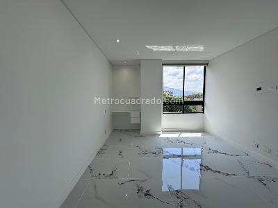 Apartamento de 3 alcobas en venta en El Poblado, Medellín, 217 m² · foto 13 de 18