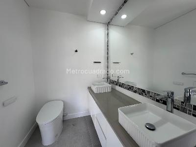 Apartamento de 3 alcobas en venta en El Poblado, Medellín, 217 m² · foto 15 de 18