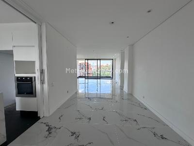 Apartamento de 3 alcobas en venta en El Poblado, Medellín, 217 m² · foto 3 de 18