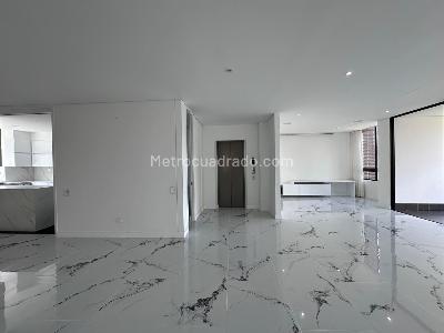 Apartamento de 3 alcobas en venta en El Poblado, Medellín, 217 m² · foto 4 de 18