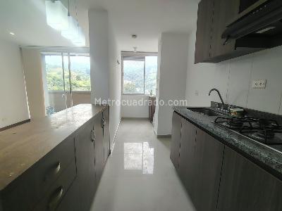 Apartamento de 3 alcobas en venta en Envigado, Envigado, 76 m² · foto 7 de 17