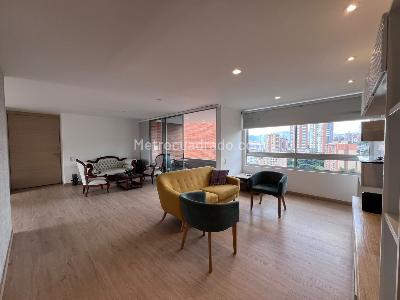 Apartamento de 2 alcobas en venta en Castropol, Medellín, 117 m² · foto 2 de 16
