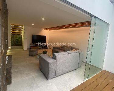 Casa de 4 alcobas en venta en Envigado, Envigado, 280 m² · foto 2 de 13