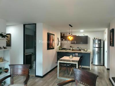 Apartamento de 2 alcobas en venta en Villa Carlota, Medellín, 72 m² · foto 3 de 16