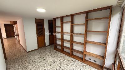 Apartamento de 3 alcobas en venta en Patio Bonito, Medellín, 130 m² · foto 6 de 17