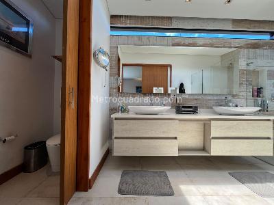 Casa de 4 alcobas en venta en Envigado, Envigado, 436 m² · foto 18 de 20