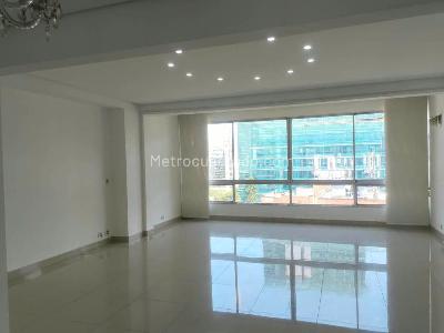 Apartamento de 3 alcobas en venta en Patio Bonito, Medellín, 180 m² · foto 2 de 19