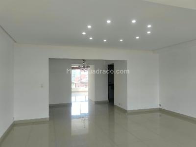 Apartamento de 3 alcobas en venta en Patio Bonito, Medellín, 180 m² · foto 3 de 19