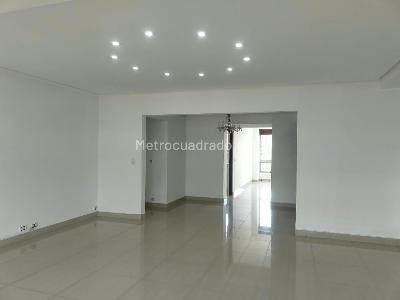 Apartamento de 3 alcobas en venta en Patio Bonito, Medellín, 180 m² · foto 4 de 19