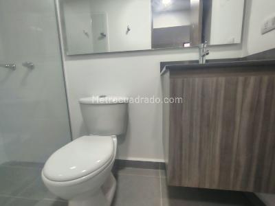 Apartamento de 2 alcobas en arriendo en El Poblado, Medellín, 64 m² · foto 15 de 16