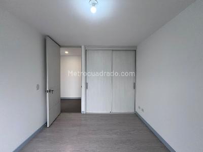 Apartamento de 3 alcobas en arriendo en Castropol, Medellín, 100 m² · foto 13 de 15