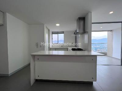 Apartamento de 3 alcobas en arriendo en Castropol, Medellín, 100 m² · foto 5 de 15