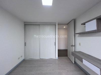 Apartamento de 3 alcobas en arriendo en Castropol, Medellín, 100 m² · foto 9 de 15