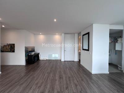Apartamento de 2 alcobas en arriendo en Lalinde, Medellín, 95 m² · foto 3 de 13
