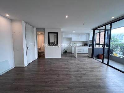 Apartamento de 2 alcobas en arriendo en Lalinde, Medellín, 95 m² · foto 4 de 13