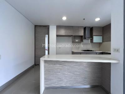 Apartamento de 3 alcobas en arriendo en La Florida, Medellín, 133 m² · foto 4 de 18
