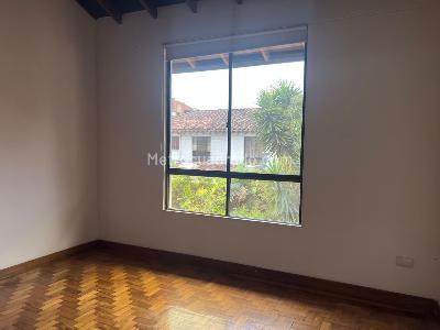 Casa de 3 alcobas en arriendo en Los Balsos, Medellín, 330 m² · foto 10 de 17