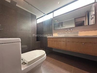Apartamento de 3 alcobas en arriendo en El Tesoro, Medellín, 240 m² · foto 14 de 14