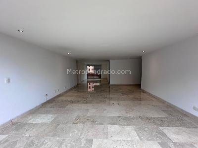 Apartamento de 3 alcobas en arriendo en El Tesoro, Medellín, 240 m² · foto 4 de 14