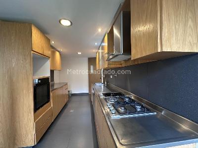 Apartamento de 3 alcobas en arriendo en El Tesoro, Medellín, 240 m² · foto 6 de 14