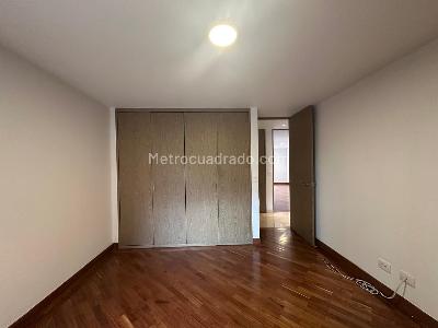 Apartamento de 3 alcobas en arriendo en El Tesoro, Medellín, 240 m² · foto 8 de 14