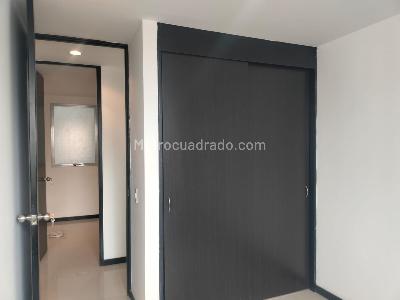Apartamento de 3 alcobas en arriendo en Villa Carlota, Medellín, 94 m² · foto 15 de 17