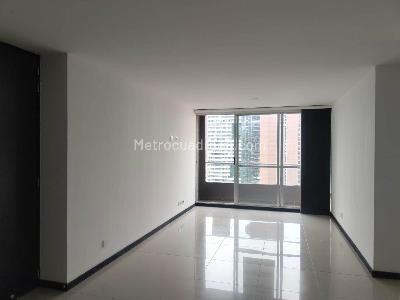 Apartamento de 3 alcobas en arriendo en Villa Carlota, Medellín, 94 m² · foto 2 de 17