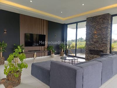 Casa de 4 alcobas en arriendo en Rionegro, Rionegro · foto 2 de 19