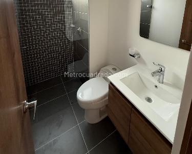 Apartamento de 2 alcobas en arriendo en Envigado, Envigado, 62 m² · foto 9 de 10