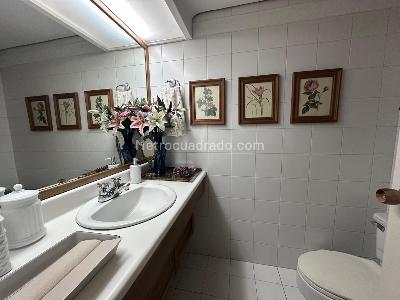 Apartamento de 4 alcobas en venta en El Diamante No. 2, Medellín, 242 m² · foto 18 de 19