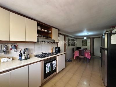 Apartamento de 4 alcobas en venta en El Diamante No. 2, Medellín, 242 m² · foto 7 de 19