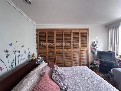 Apartamento de 4 alcobas en venta en El Diamante No. 2, Medellín, 242 m² · foto 9 de 19