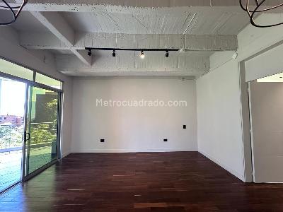 Apartamento de 1 alcoba en arriendo en El Tesoro, Medellín, 70 m² · foto 4 de 15