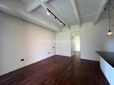 Apartamento de 1 alcoba en venta en El Tesoro, Medellín, 70 m² · foto 3 de 15