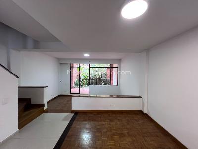 Casa de 2 alcobas en arriendo en Alejandría, Medellín, 138 m² · foto 3 de 17