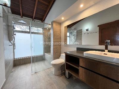 Casa de 4 alcobas en arriendo en Envigado, Envigado, 550 m² · foto 16 de 20