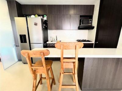 Apartamento de 3 alcobas en venta en Altos Del Poblado, Medellín, 80 m² · foto 3 de 11