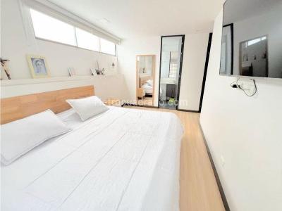 Apartamento de 3 alcobas en venta en Altos Del Poblado, Medellín, 80 m² · foto 8 de 11