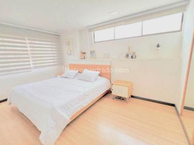 Apartamento de 3 alcobas en venta en Altos Del Poblado, Medellín, 80 m² · foto 9 de 11