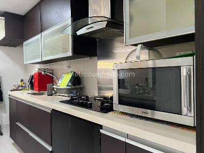 Apartamento de 2 alcobas en venta en Envigado, Envigado, 79 m² · foto 10 de 18