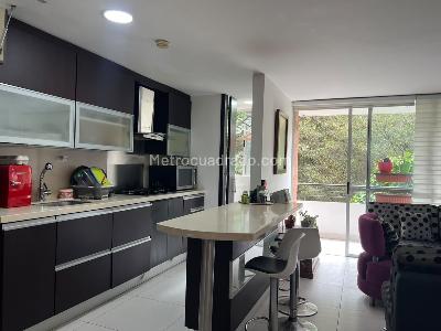 Apartamento de 2 alcobas en venta en Envigado, Envigado, 79 m² · foto 11 de 18