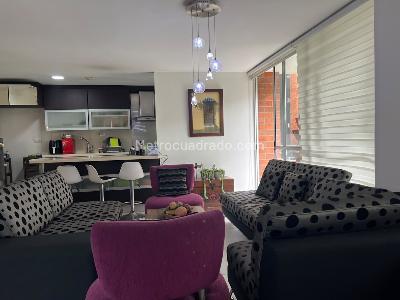 Apartamento de 2 alcobas en venta en Envigado, Envigado, 79 m² · foto 2 de 18