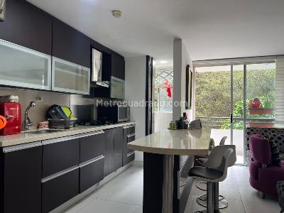 Apartamento de 2 alcobas en venta en Envigado, Envigado, 79 m² · foto 9 de 18