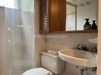 Apartamento de 3 alcobas en venta en El Poblado, Medellín, 89 m² · foto 17 de 18
