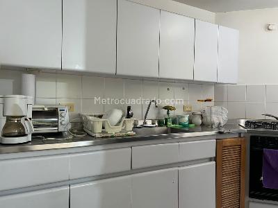 Apartamento de 3 alcobas en venta en El Poblado, Medellín, 89 m² · foto 9 de 18