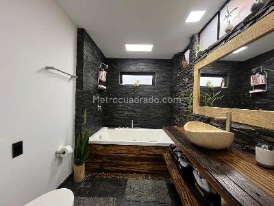Casa de 3 alcobas en venta en Envigado, Envigado, 298 m² · foto 18 de 20