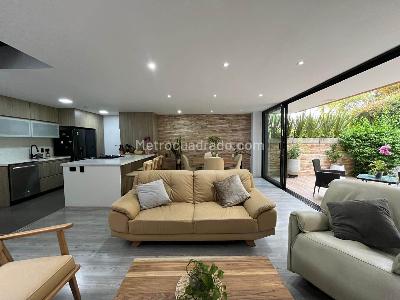 Casa de 3 alcobas en venta en Envigado, Envigado, 298 m² · foto 2 de 20