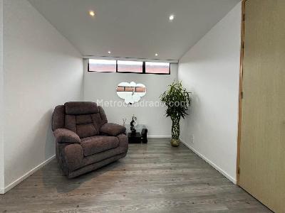 Casa de 3 alcobas en venta en Envigado, Envigado, 298 m² · foto 9 de 20