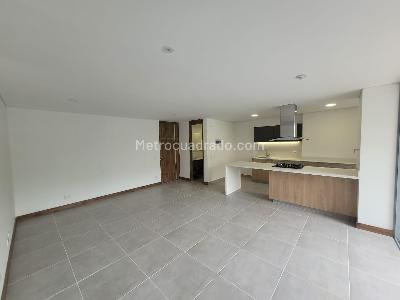 Apartamento de 2 alcobas en arriendo en Villa Carlota, Medellín, 103 m² · foto 2 de 15