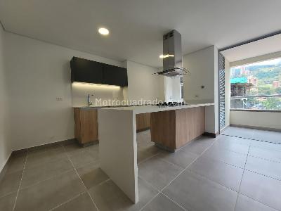 Apartamento de 2 alcobas en arriendo en Villa Carlota, Medellín, 103 m² · foto 4 de 15